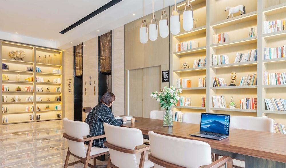 Golden - carbon neutral hotel in Shenyang