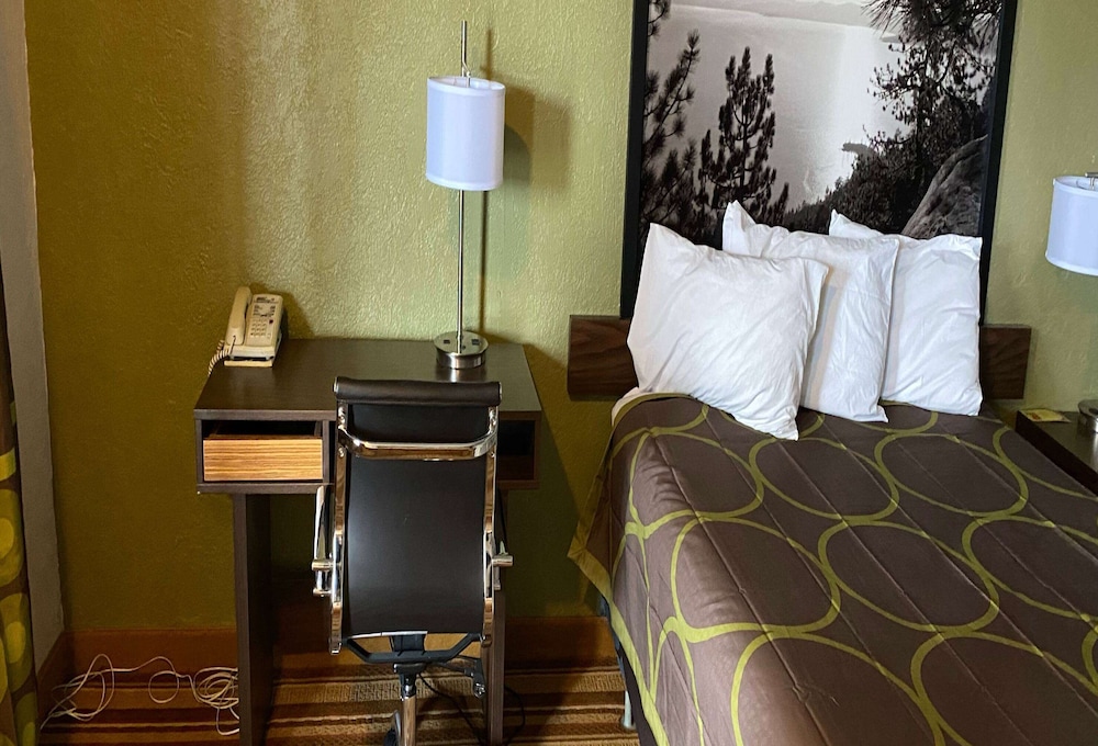 Super 8 by Wyndham Wells - photo 22