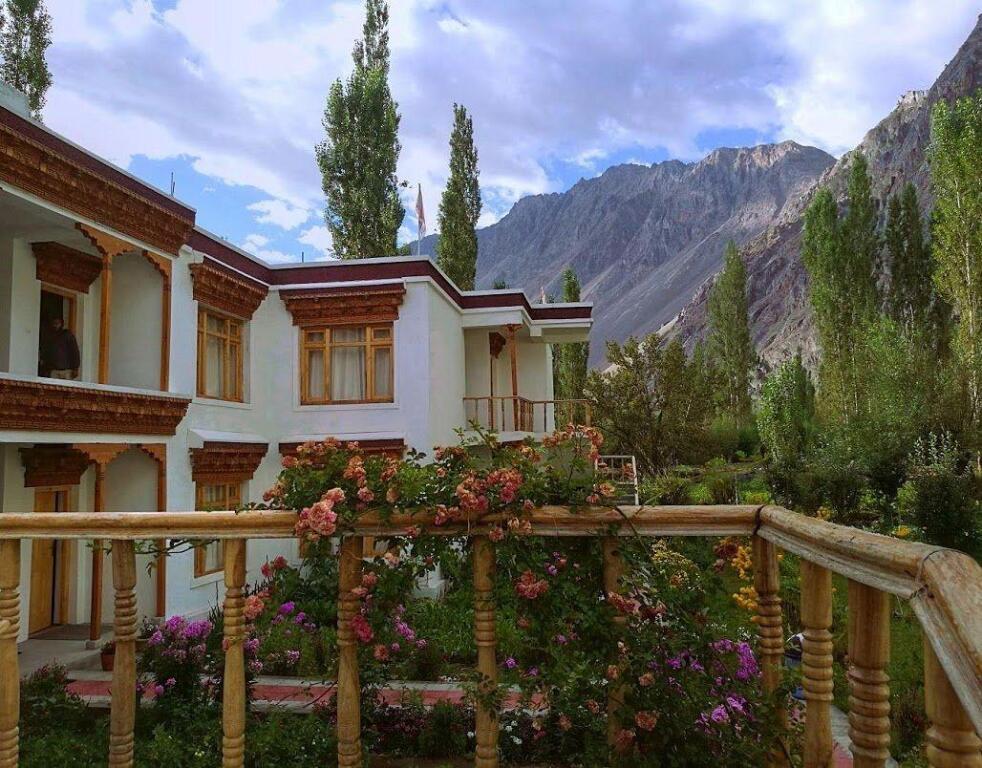 Hunder Resort - carbon neutral hotel in Leh