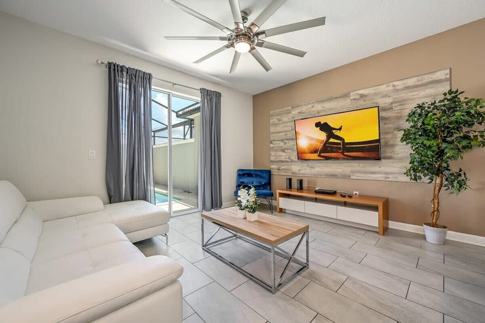 Magical Retreat Spacious Villa 10 min From Disney — 4-Star Luxury Hotel in Kissimmee, United States