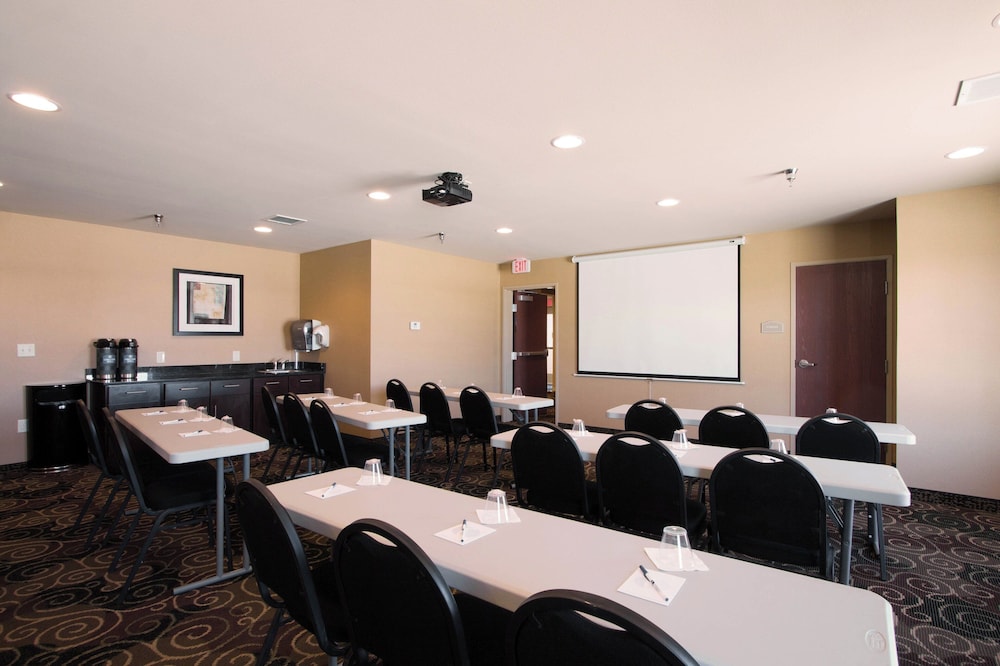 Cobblestone Inn & Suites Eads - photo 43