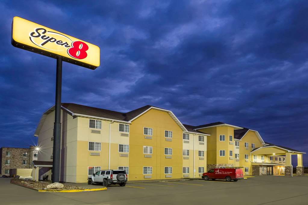 Super 8 by Wyndham Altoona - featured photo