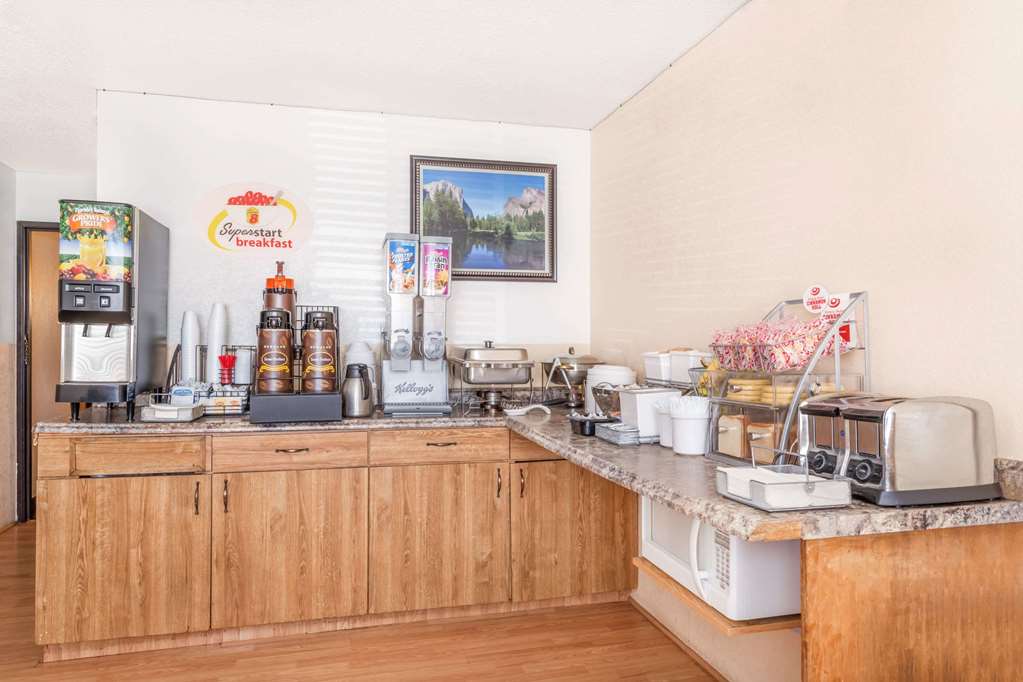 Super 8 by Wyndham Montgomery Maybrook - photo 16