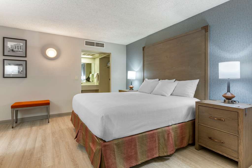 Best Western Plus King's Inn & Suites - photo 18