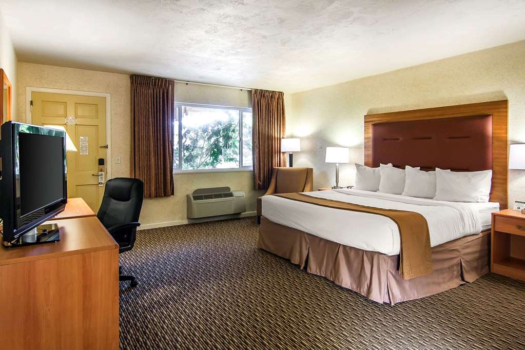 Quality Inn & Suites at Coos Bay - photo 12