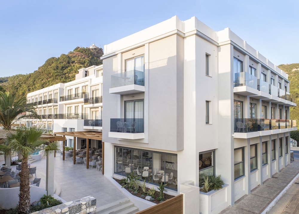Samian Mare Hotel Suites & Spa — 4-Star Luxury Hotel in Neon Karlovasion, Greece