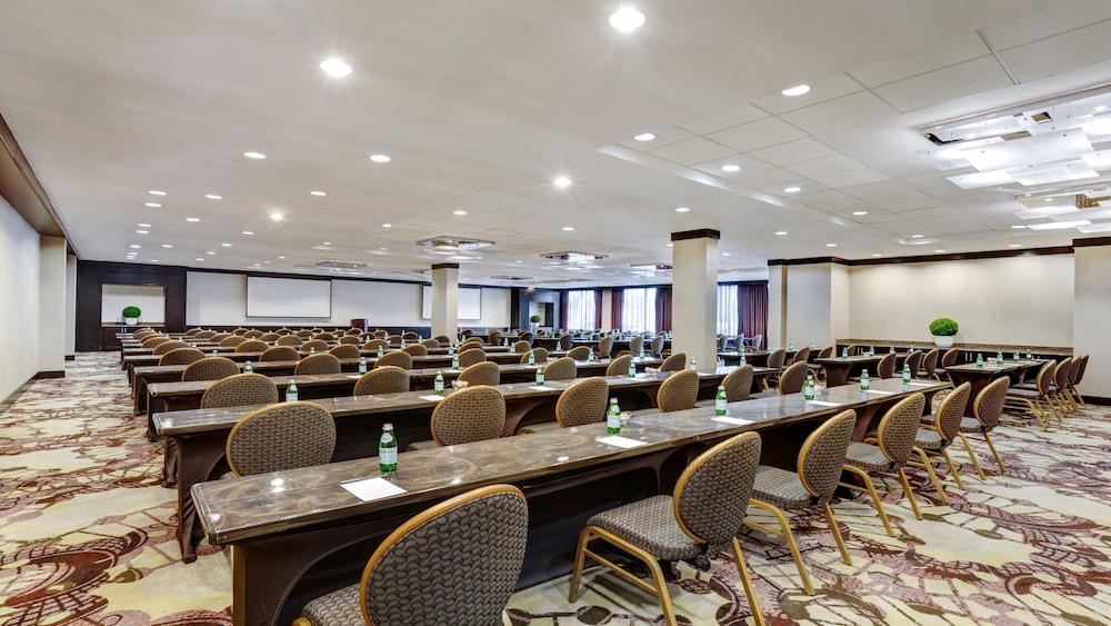 Crowne Plaza Houston Galleria Area by IHG - photo 95