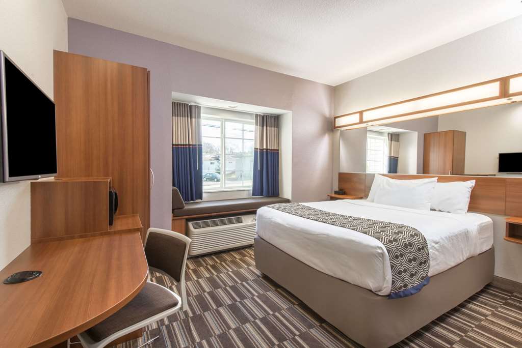 Microtel Inn & Suites By Wyndham Cadiz - photo 6