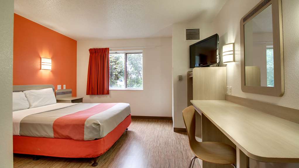 Motel 6 Springfield IL - photo 10