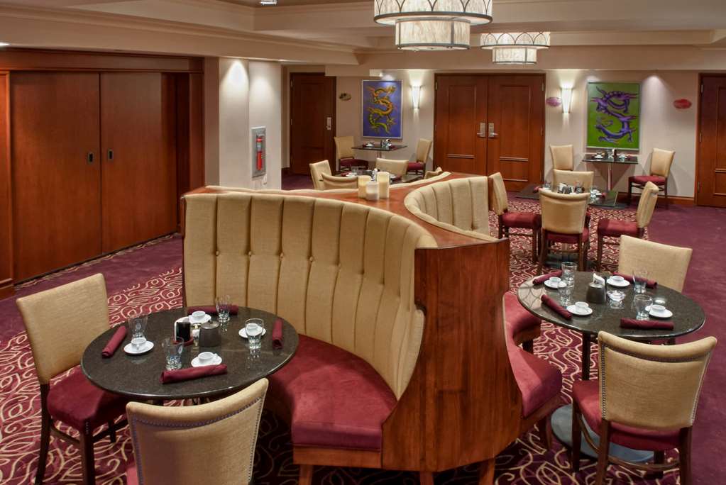 Viana Hotel and Spa Trademark Collection by Wyndham - photo 9