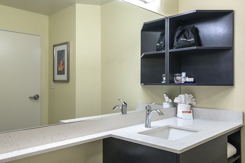 Candlewood Suites Bloomington by IHG - photo 15
