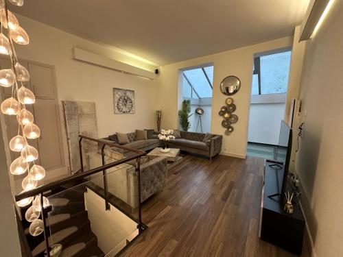 Les Champs Elysees 125m2 Modern And Spacious - last minute hotel in Paris