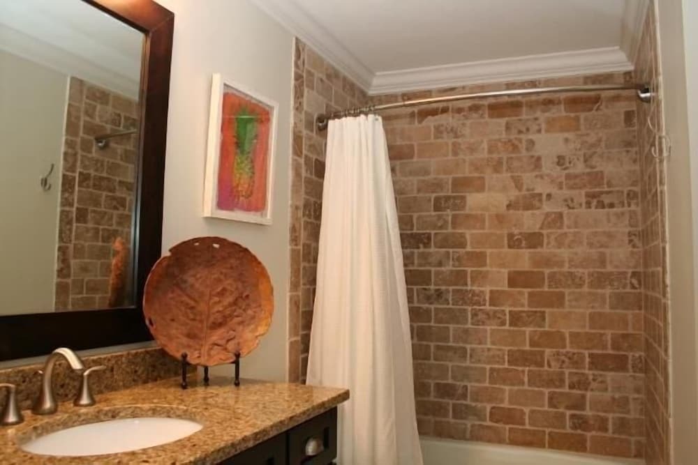 210 Twin Oaks at The Sea Pines Resort - photo 9