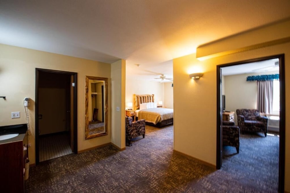 Super 8 by Wyndham Bridgeview of Mackinaw City - photo 26