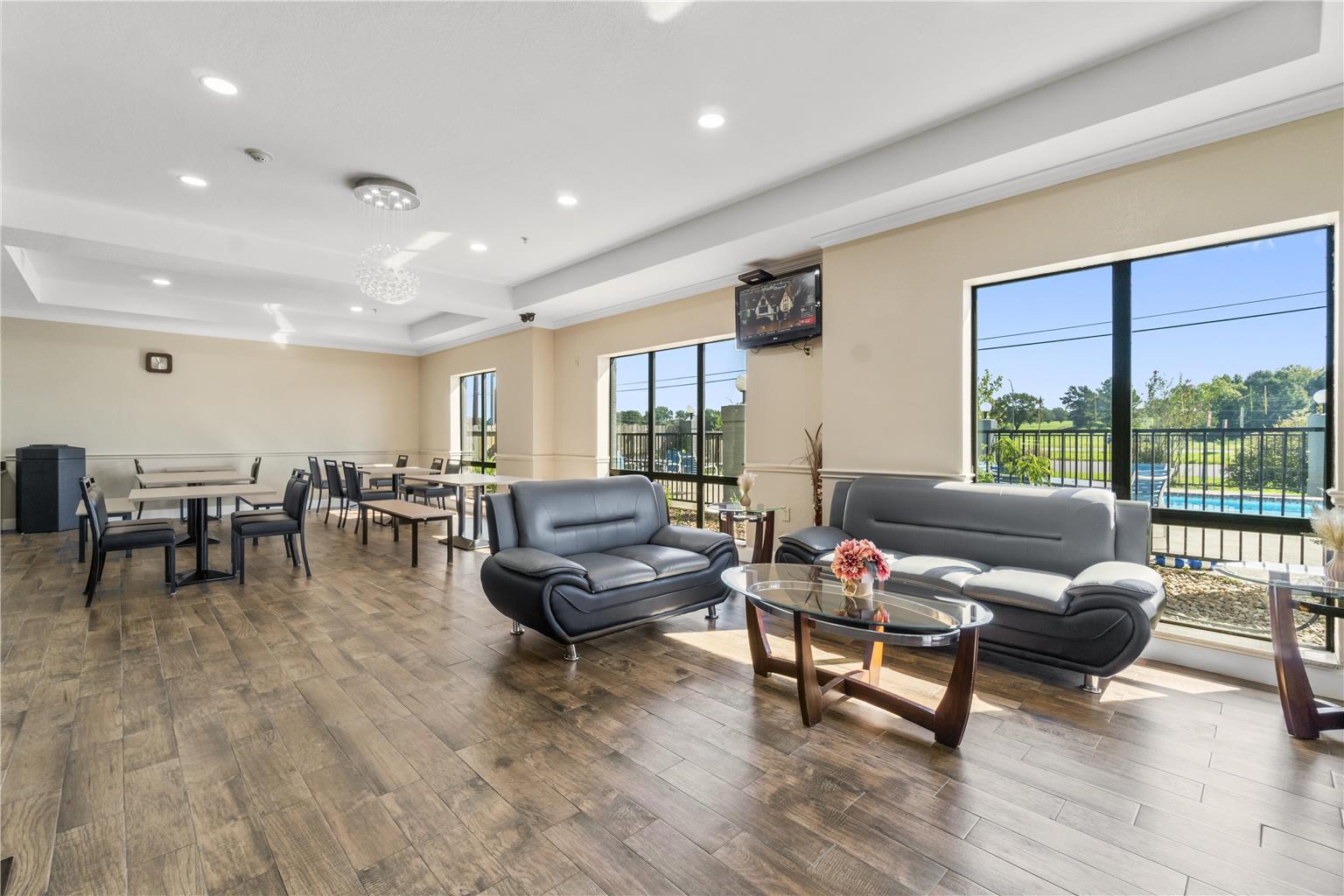 Americas Best Value Inn & Suites Livingston - photo 9