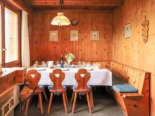 Mungg Inh 24929 in Basse-Nendaz, Switzerland