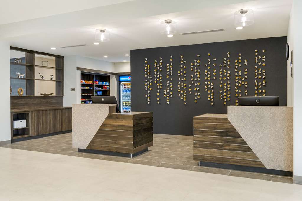 Best Western Plus Winter Haven Inn Suites - photo 11