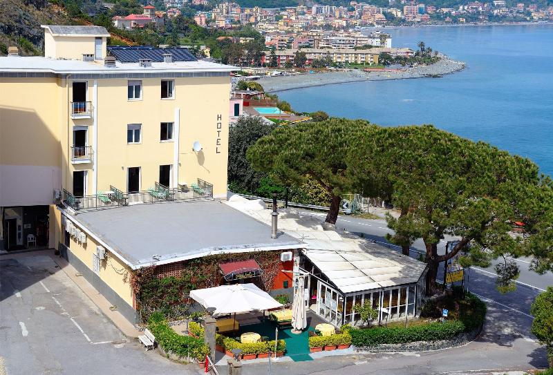 Hotel Puntabella — hotel in Varazze