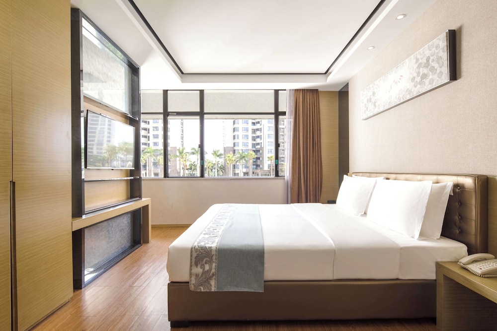 Nanhai Oil Hotel in Zhuhai, People's Republic of China