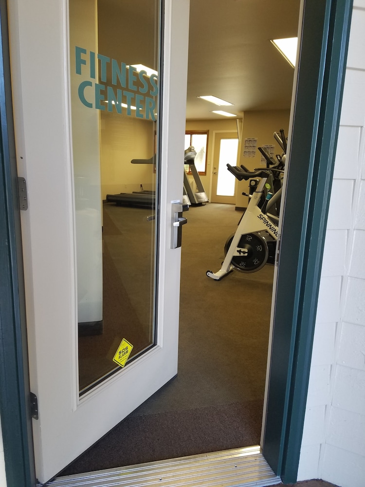 Redwood Garden Inn - photo 14
