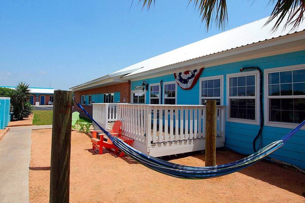 Shark Reef Resort Motel & Cottages - photo 26