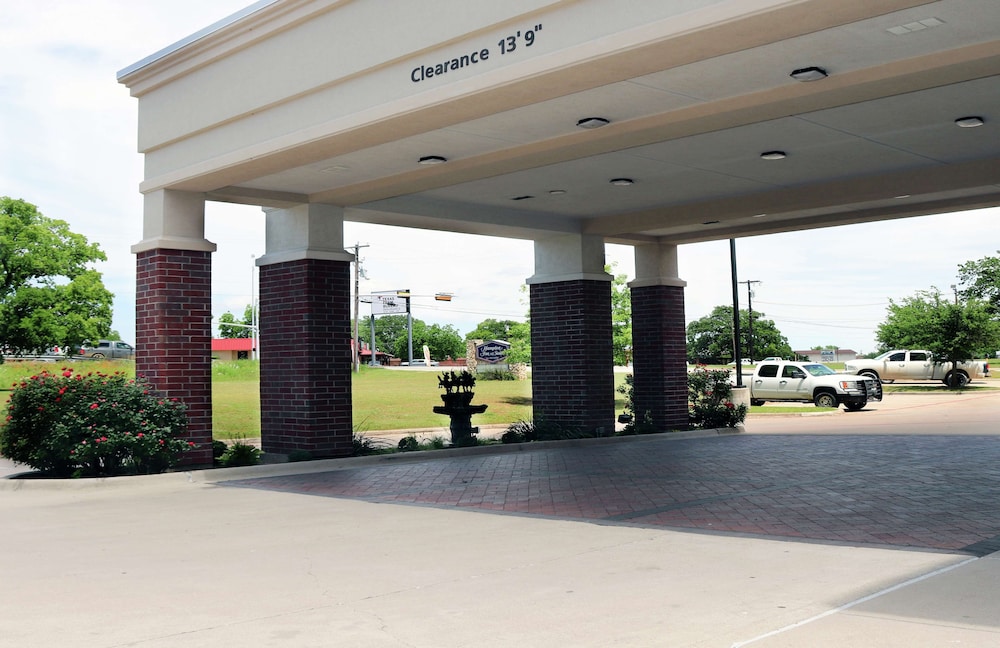 Hampton Inn & Suites Stephenville - photo 29