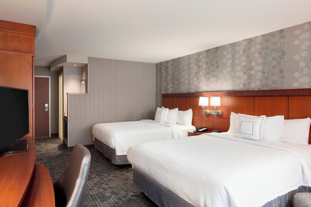 Courtyard Marriott Fort Smith Downtown - photo 8