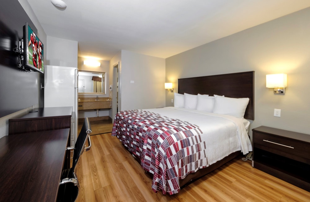 Red Roof Inn Arlington Entertainment District - photo 32