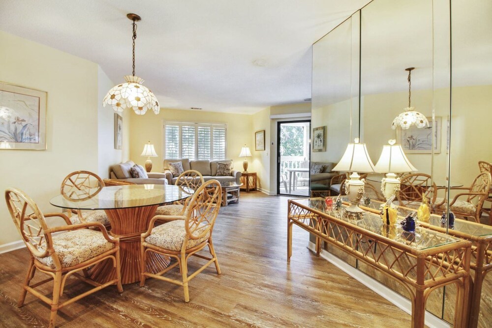 Colonnade Club 206 - featured photo