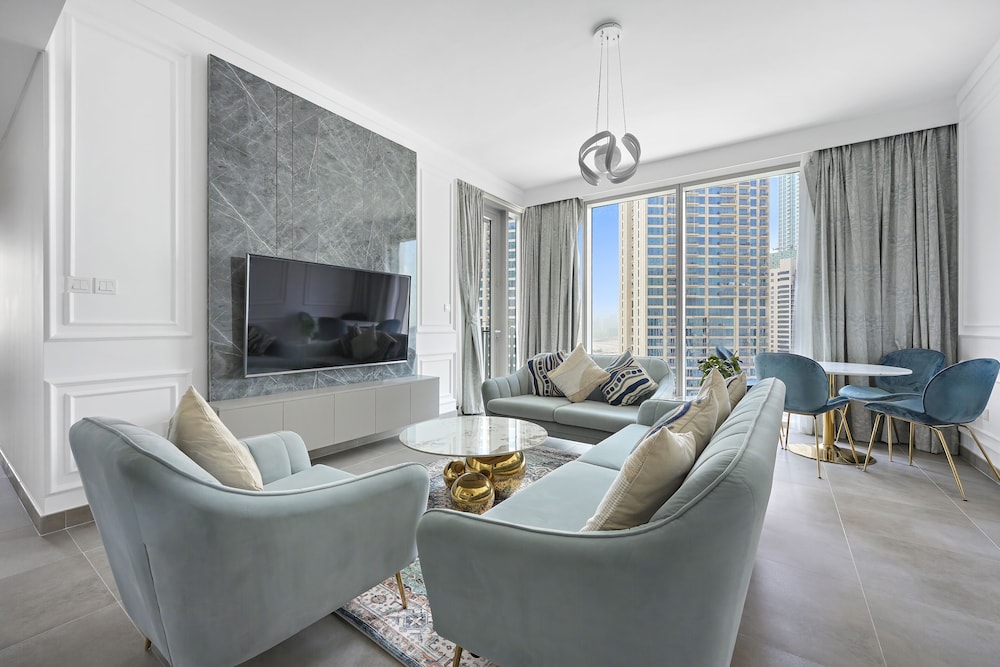 WelHome Stunning Apartment With Sea Views in Creek Harbour — 4-Star Luxury Hotel in Dubai, United Arab Emirates