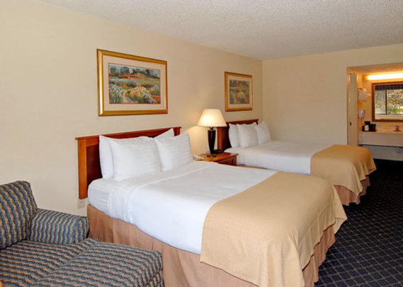 Clarion Inn Turnpike - photo 5
