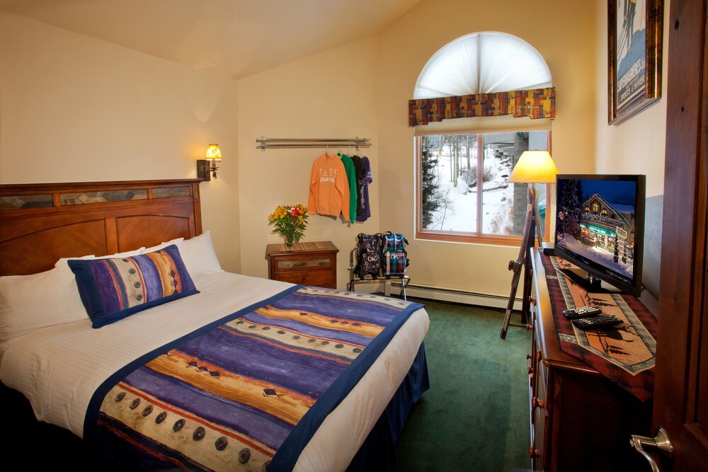 Alpine Village Suites - photo 7