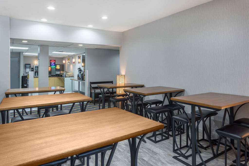 Microtel Inn & Suites by Wyndham Stockbridge Atlanta I 75 - photo 48