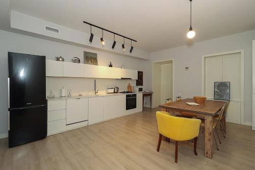 Mtatsminda Cozy Apt: Central & Comfy By Wehost