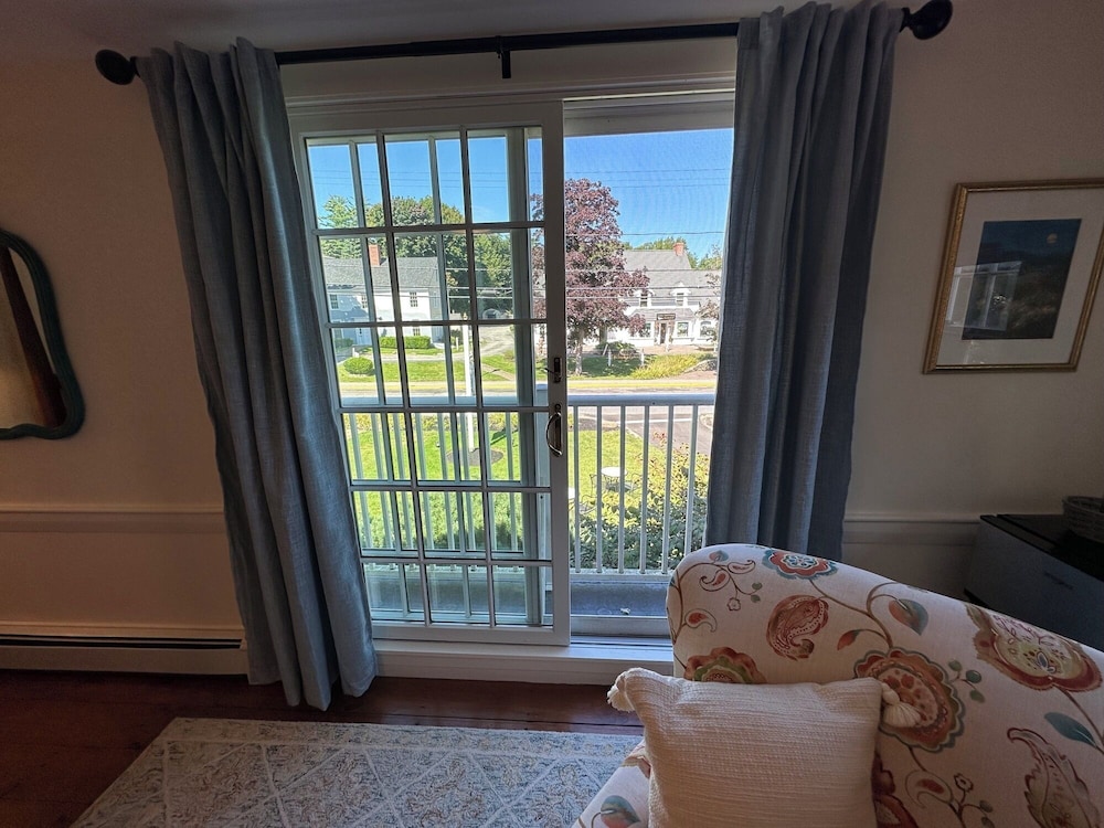 Inn at Perkins Cove - photo 33