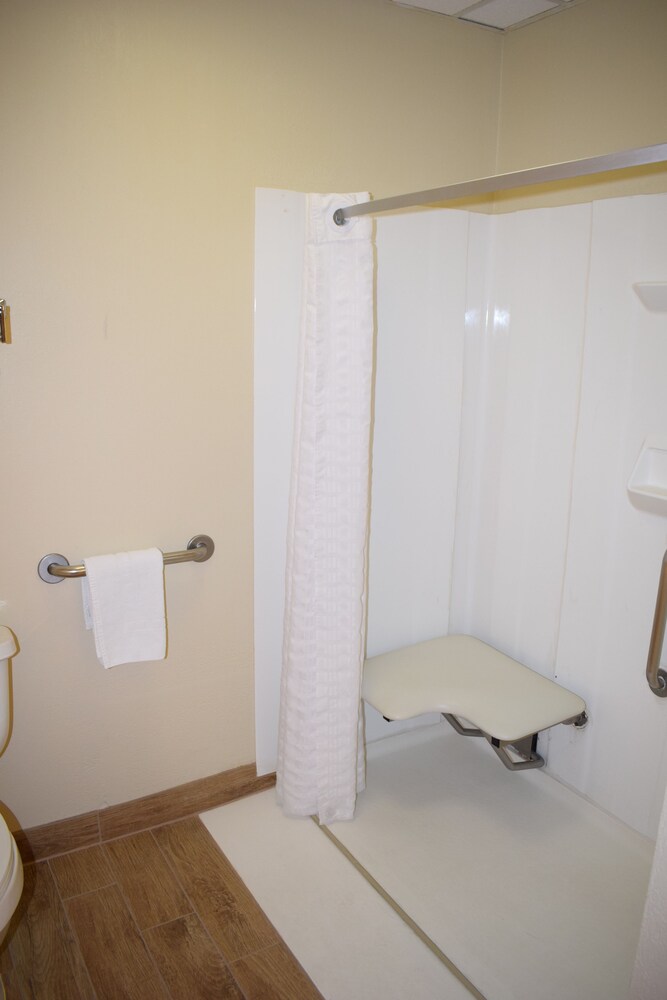 Best Western Wichita North Hotel and Suites - photo 38