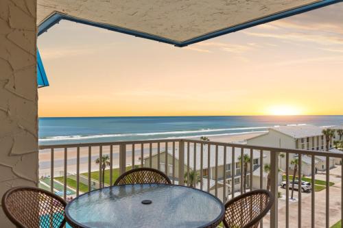 2bd 2ba Condo New Smyrna Beach — 4-Star Luxury Hotel in New Smyrna Beach, United States