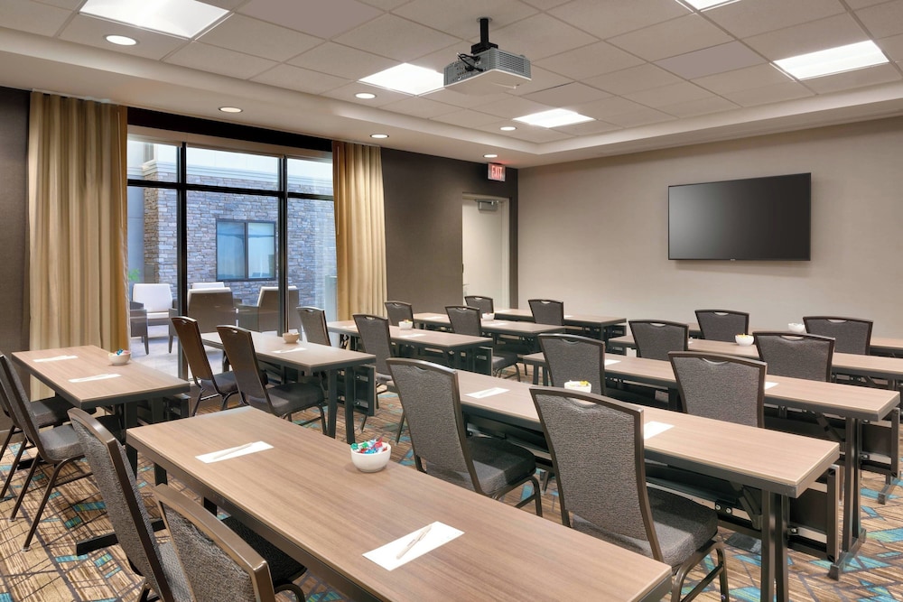 Residence Inn by Marriott Phoenix West Avondale - photo 41