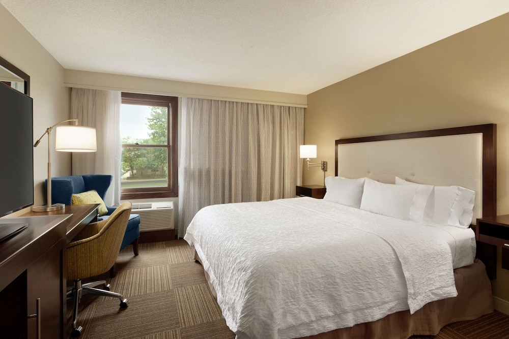 Hampton Inn & Suites Springdale - photo 20