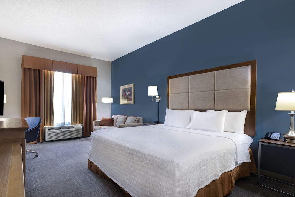 Hampton Inn Victoria - photo 11