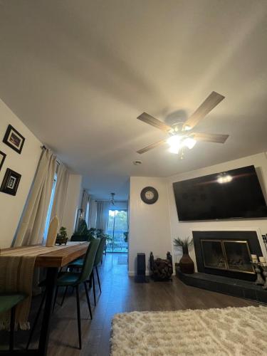 Lovely 2BR Condo near UNCW Beach — 4-Star Luxury Hotel in Wilmington, United States