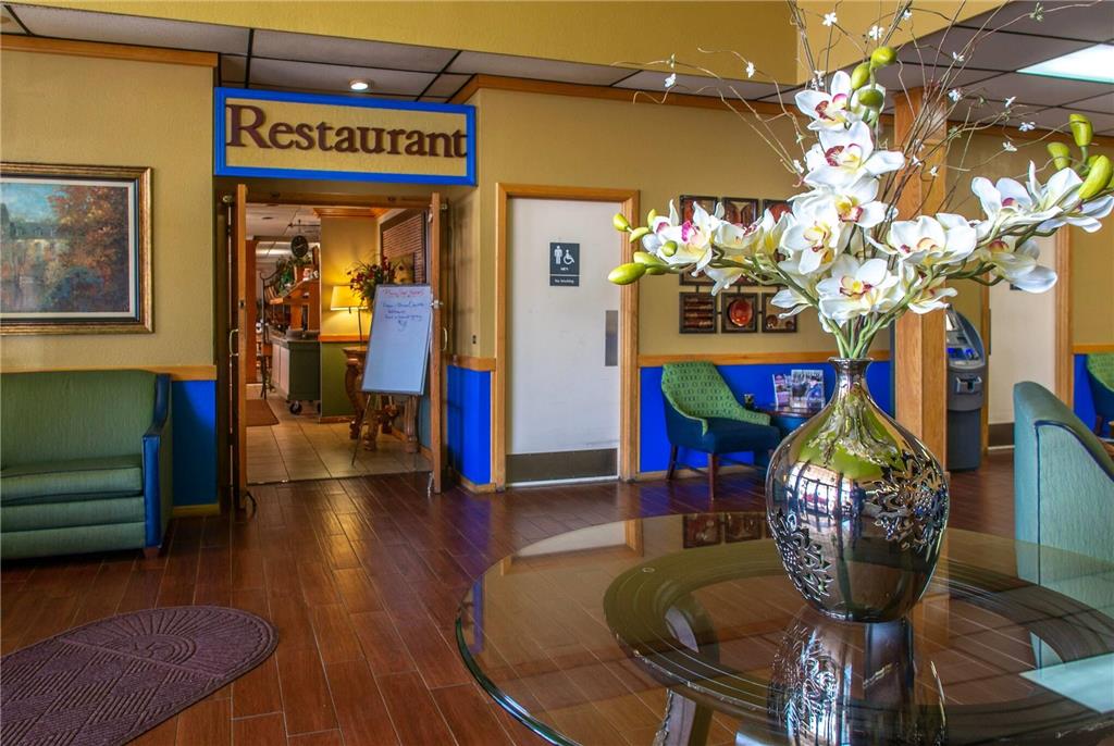 Days Inn by Wyndham Clinton - photo 4