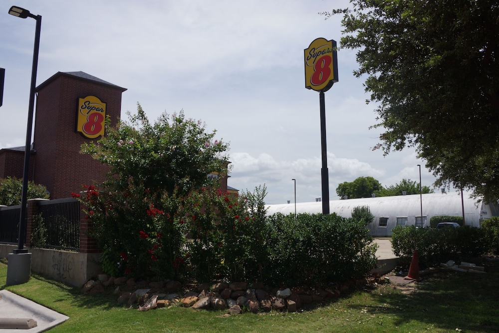 Super 8 by Wyndham Farmers Branch North Dallas - photo 19