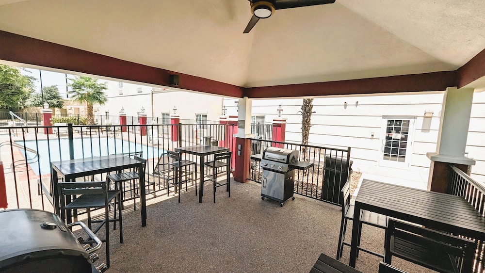 Candlewood Suites San Antonio Downtown by IHG - photo 25