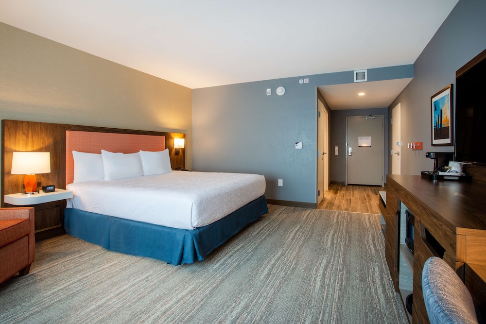 Hampton Inn & Suites North Port - photo 8
