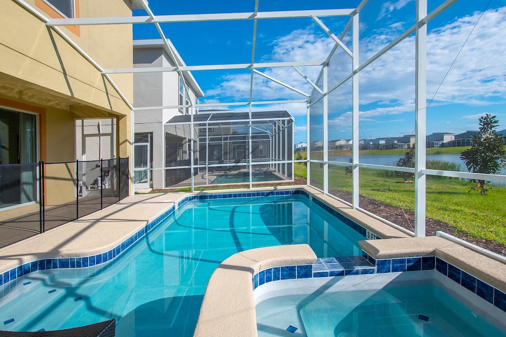 Champions Gate Resort 6 Bdrm Home - photo 13