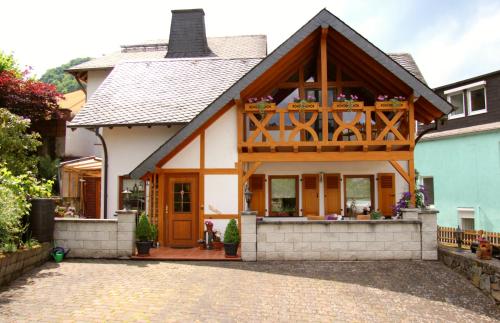 Haus Winkelchen — 4-Star Luxury Hotel in Cochem, Germany