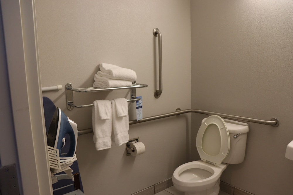 Microtel Inn & Suites by Wyndham Columbus Near Fort Benning - photo 28