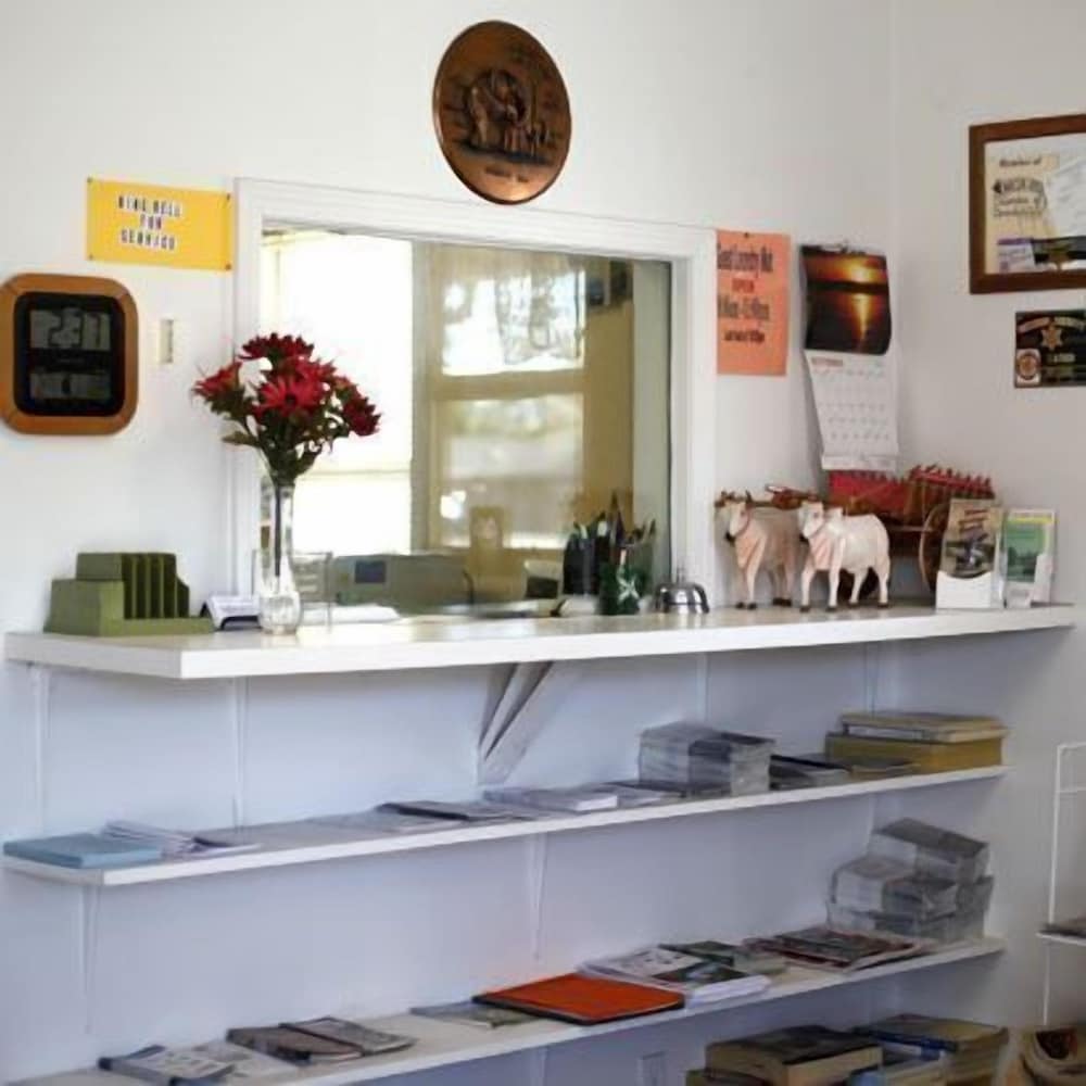 Travelier Motel - photo 2