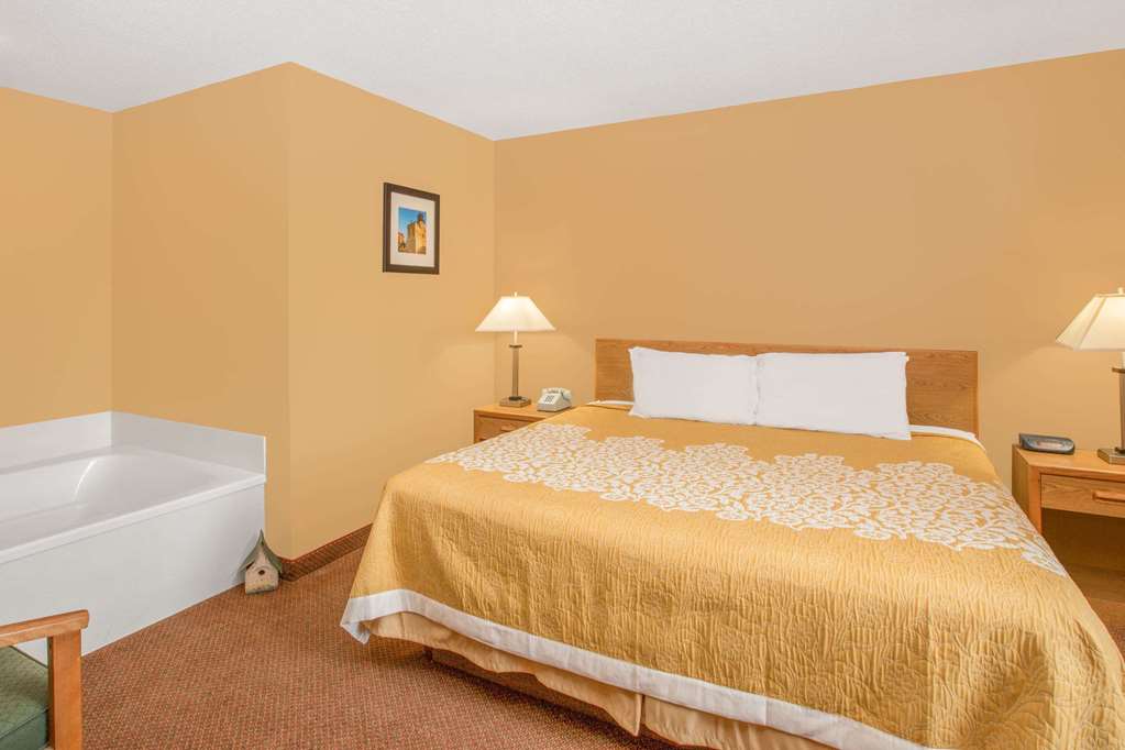 Days Inn by Wyndham Worthington - photo 12